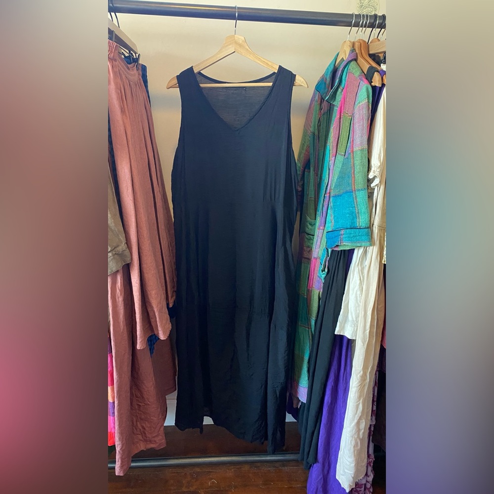 Cut Loose V-neck Parachute Seamed Bubble Dress